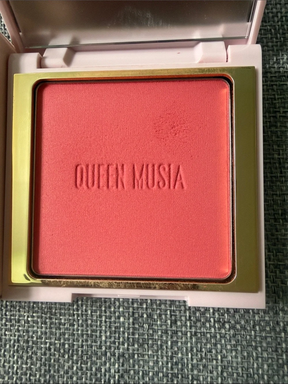 Brand new!!! Plasisir Nostalgique Hybrid Blush in Portrait of An Artist color